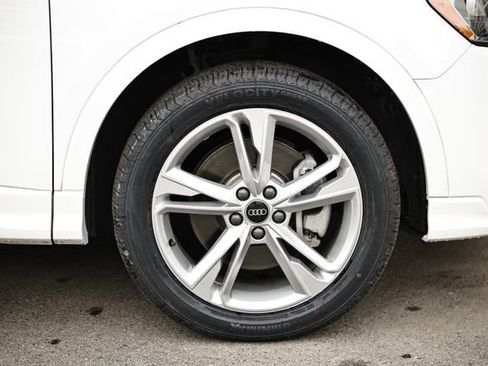 Used 2022 Audi Q3 2.0T Premium w/ Convenience Package image 5