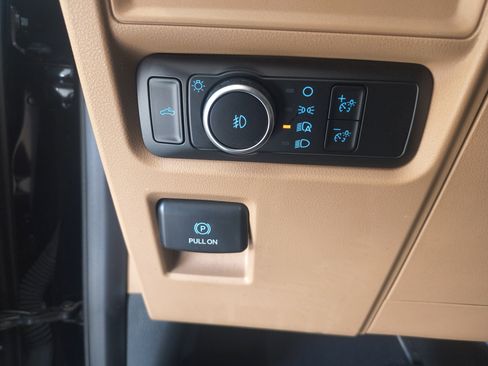 Used 2023 Ford F150 XLT image 13