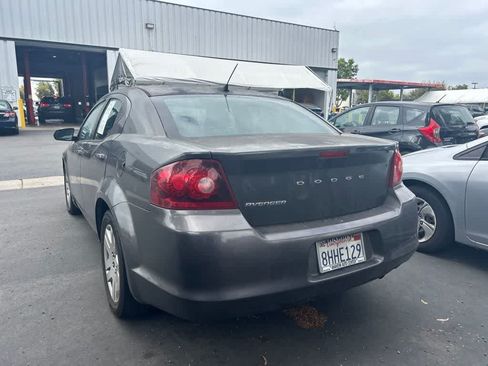 Used 2014 Dodge Avenger SE FWD image 2