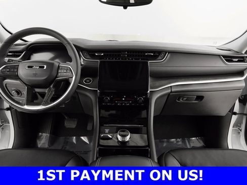 Certified 2023 Jeep Grand Cherokee Limited image 2