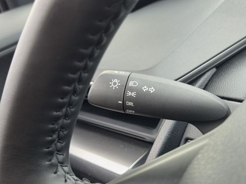 Used 2024 Toyota Prius LE FWD image 27