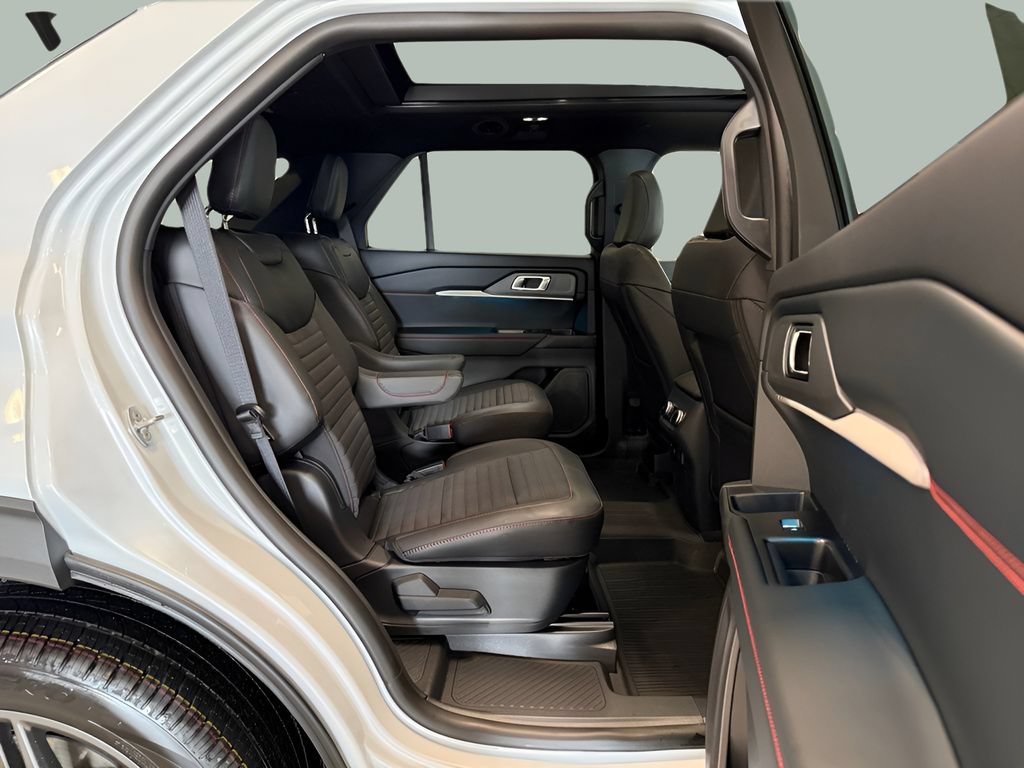 New 2026 Ford Explorer ST-Line w/ ST-Line Street Pack AWD/4WD image 31