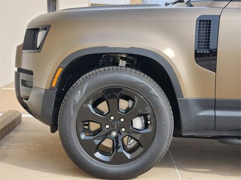 New 2026 Land Rover Defender 110 S image 6