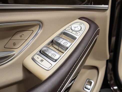 Used 2020 Mercedes-Benz Maybach S 560 4MATIC image 38