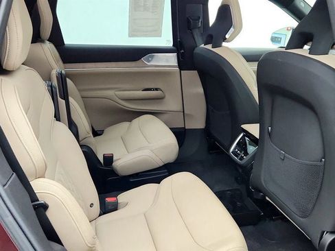Used 2025 Volvo EX90 Ultra AWD/4WD image 23