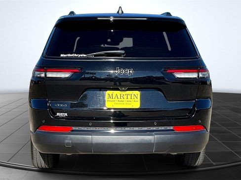 Used 2024 Jeep Grand Cherokee L Altitude image 4