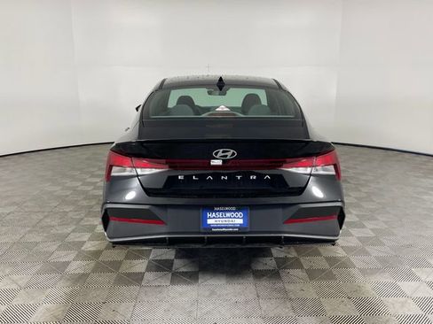 New 2026 Hyundai Elantra Sport FWD image 20