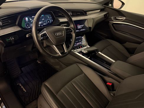Used 2024 Audi Q8 e-tron Premium Plus AWD/4WD image 4