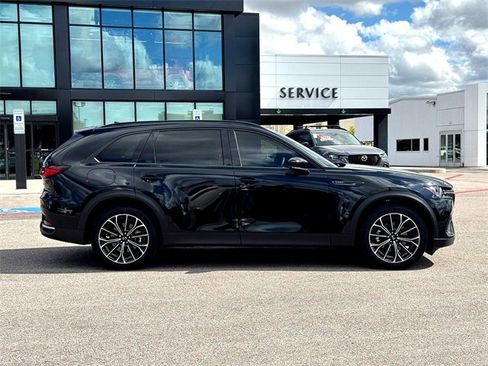 Used 2025 MAZDA CX-70 Plug-In Hybrid w/ Premium Pkg image 9