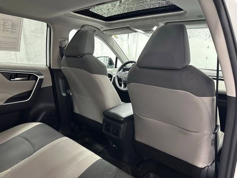 Used 2025 Toyota RAV4 XLE image 53