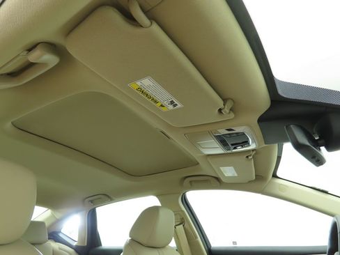 Used 2025 Acura TLX w/ Technology Package image 19