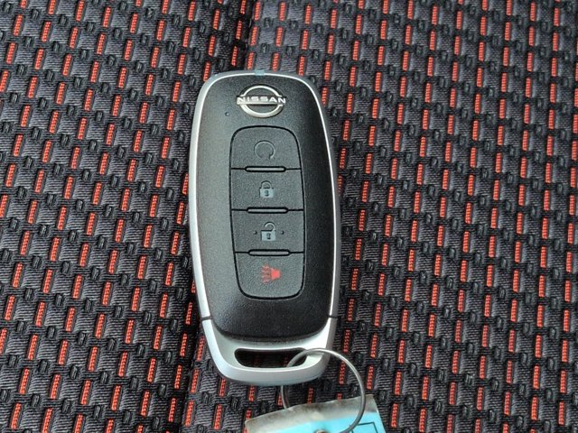 Certified 2026 Nissan Kicks SR FWD image 27