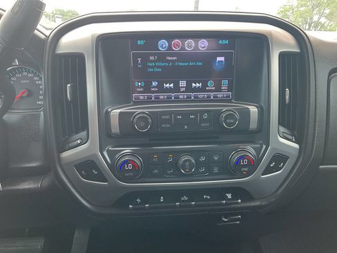 Used 2018 GMC Sierra 2500 SLT w/ Duramax Plus Package AWD/4WD image 32