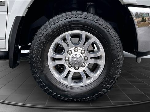 Used 2018 RAM 3500 Laramie image 34