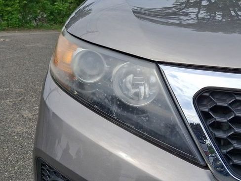 Used 2011 Kia Sorento 2WD w/ Convenience Pkg image 9