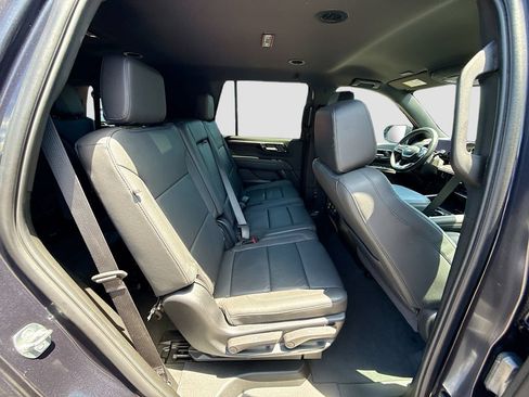 Used 2025 Chevrolet Tahoe LT RWD image 32
