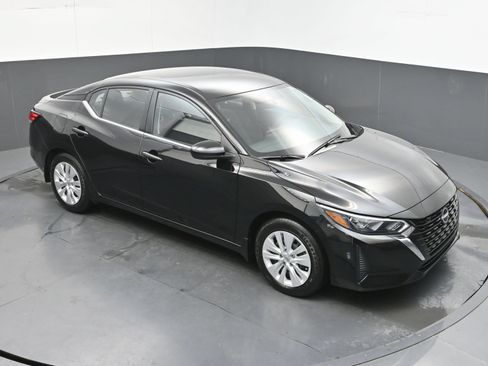 Certified 2025 Nissan Sentra S FWD image 36