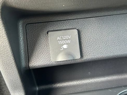 Used 2025 Toyota Sienna XSE w/ XSE Premium Package AWD/4WD image 25