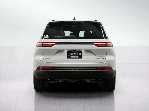 Used 2024 Jeep Grand Cherokee Limited w/ Luxury Tech Group II AWD/4WD image 4