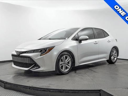 Used 2021 Toyota Corolla SE FWD image 2