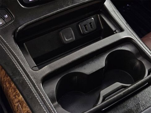 Used 2019 Chevrolet Tahoe Premier w/ Premier Plus Edition image 17