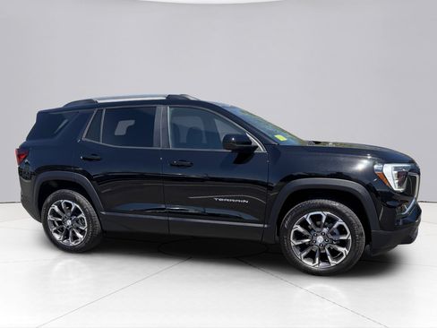 Used 2025 GMC Terrain Elevation w/ Elevation Premium Package AWD/4WD image 16