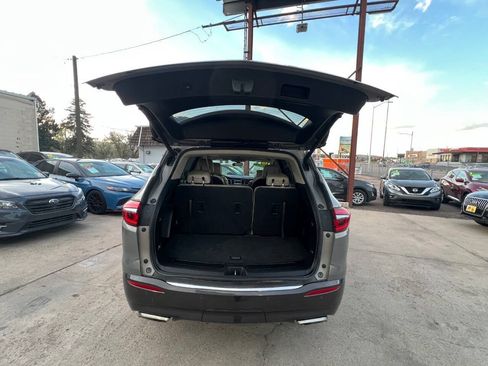 Used 2018 Buick Enclave Essence AWD/4WD image 7