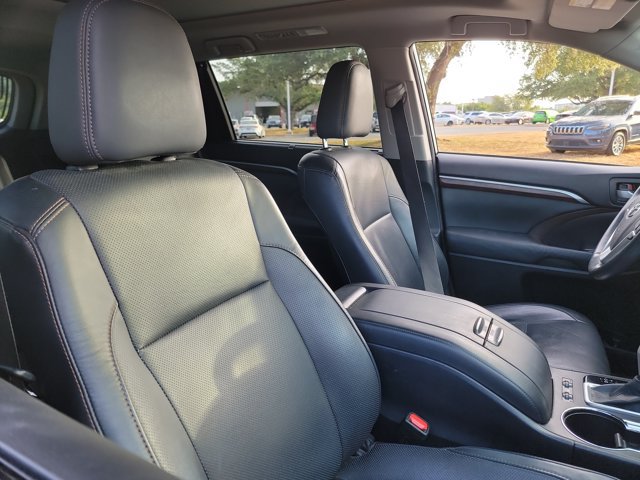 Used 2015 Toyota Highlander Limited Platinum FWD image 15