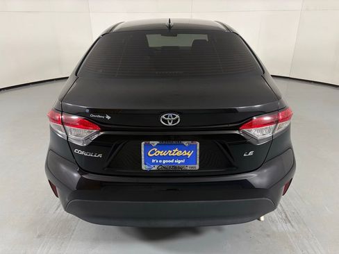 Used 2025 Toyota Corolla LE FWD image 7