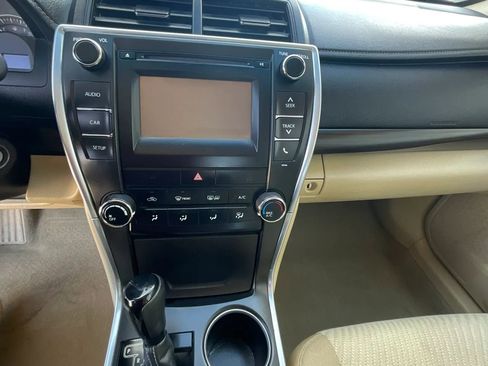 Used 2015 Toyota Camry LE image 33