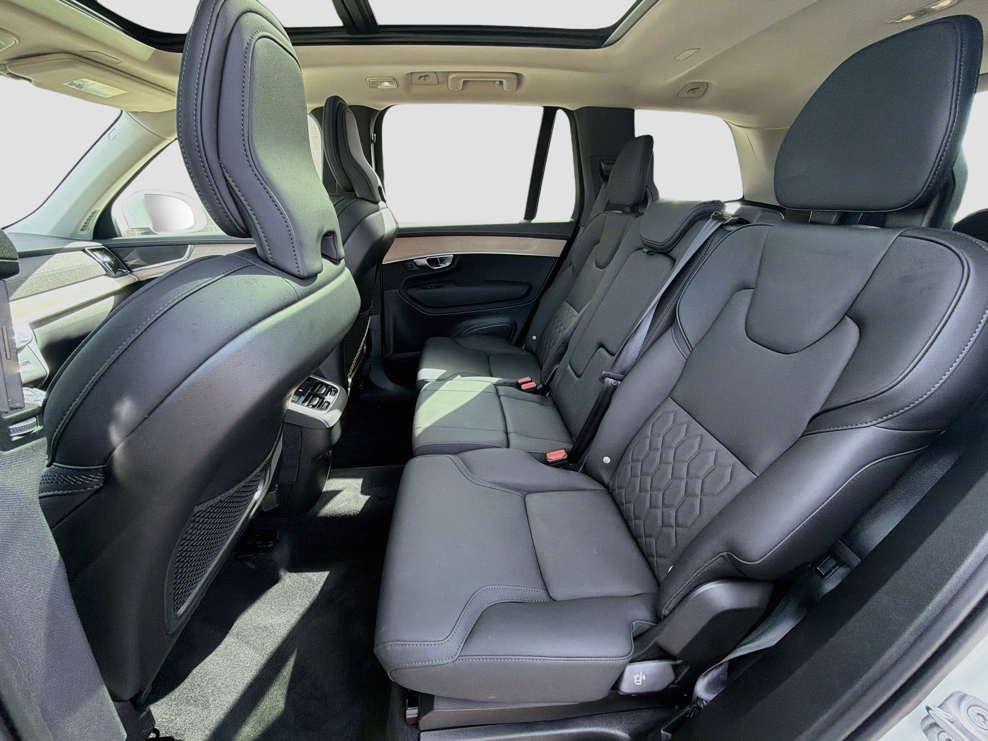 Used 2025 Volvo XC90 B6 Plus AWD/4WD image 30