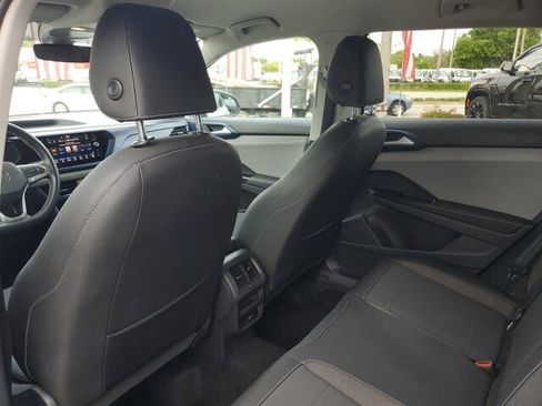 Used 2024 Volkswagen Taos SE FWD image 18
