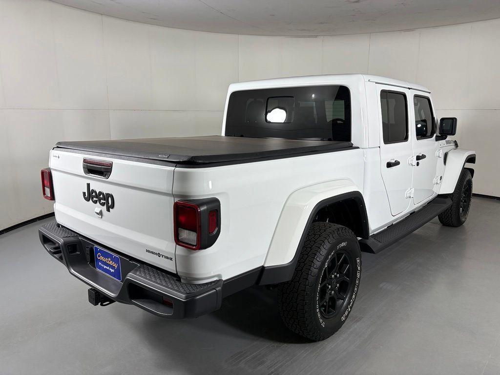 Used 2025 Jeep Gladiator Sport AWD/4WD image 8