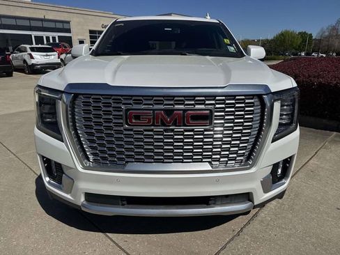 Used 2022 GMC Yukon Denali image 2