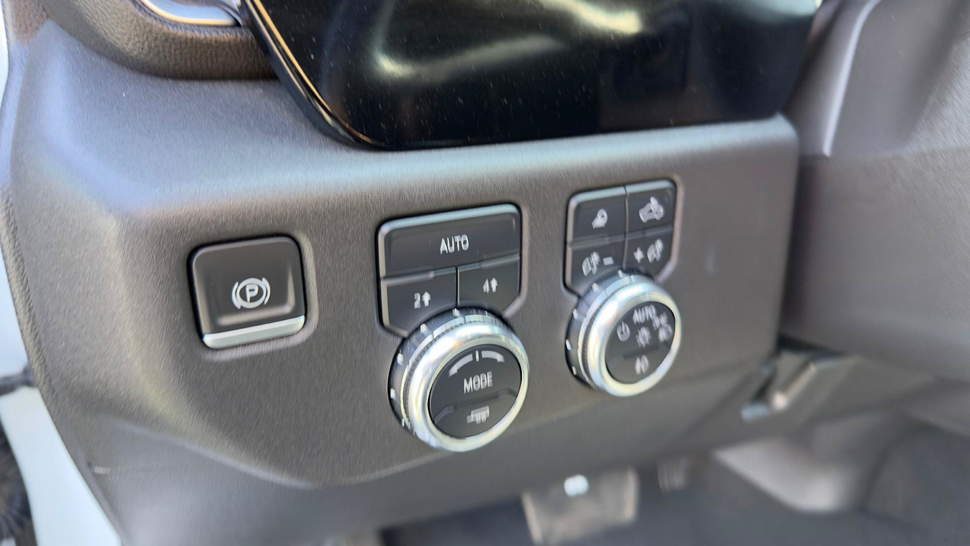 Used 2024 GMC Sierra 1500 SLT AWD/4WD image 8