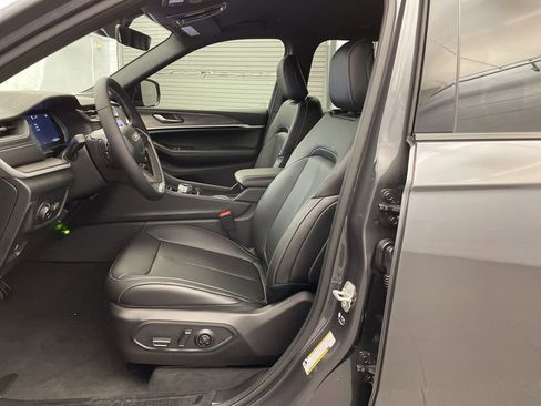 New 2025 Jeep Grand Cherokee L Limited image 15