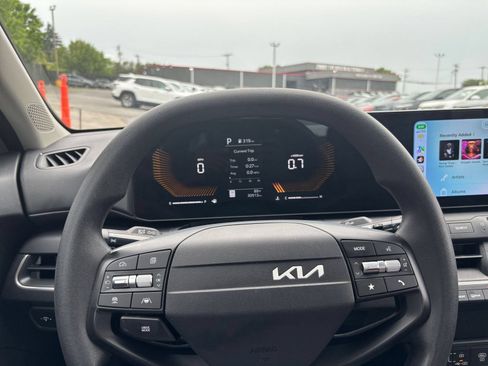 Used 2025 Kia K4 FWD image 29