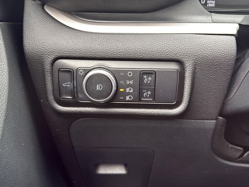 Used 2023 Ford Explorer XLT w/ Equipment Group 202A AWD/4WD image 19