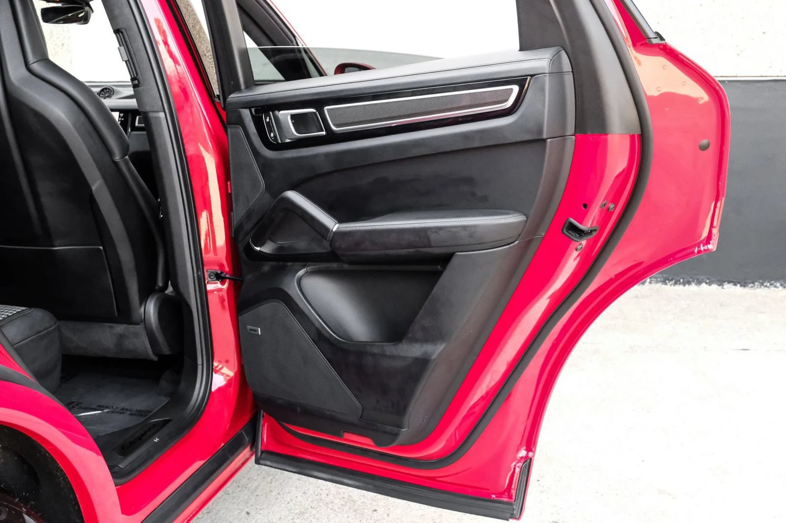 Used 2022 Porsche Cayenne GTS AWD/4WD image 50