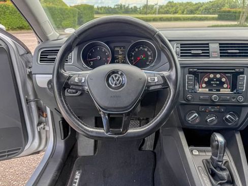 Used 2015 Volkswagen Jetta SE FWD image 14