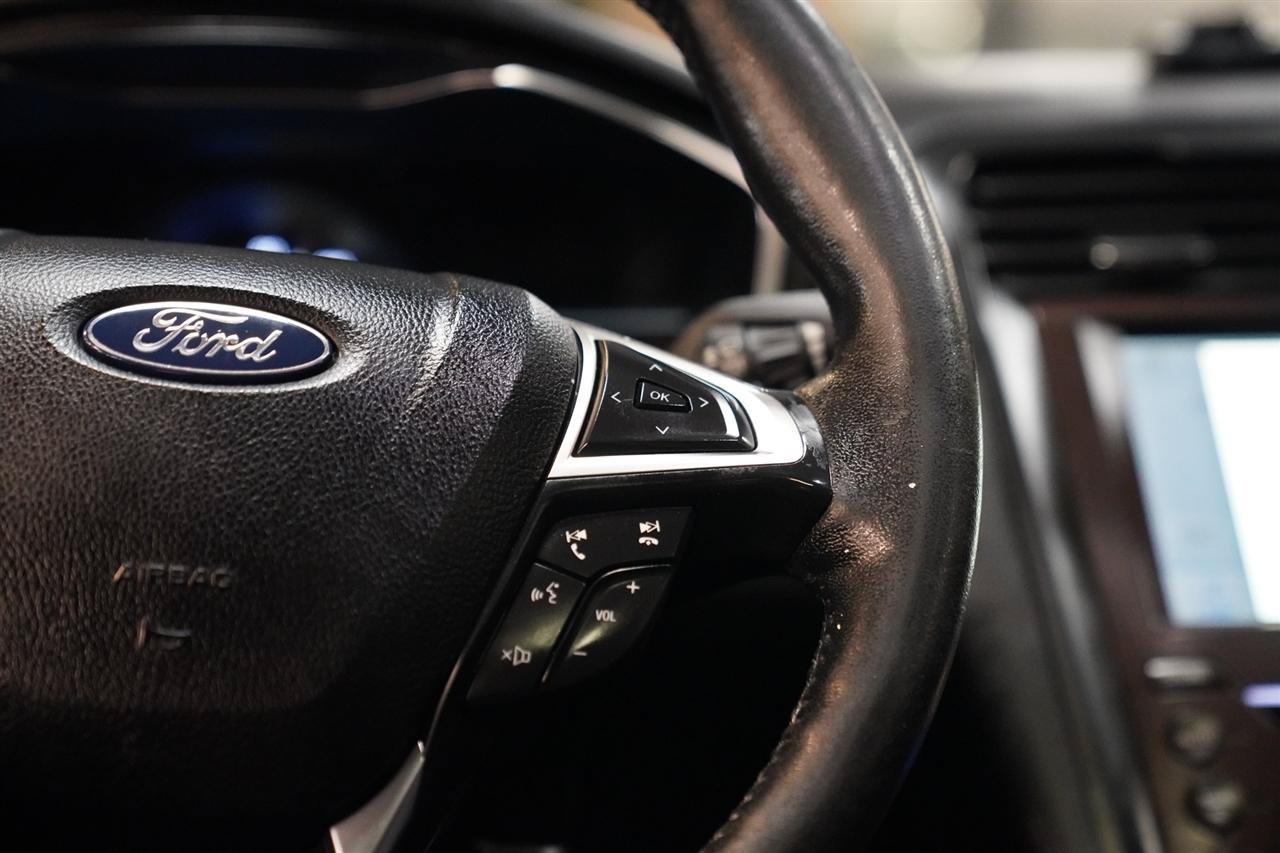Used 2020 Ford Fusion Titanium AWD/4WD image 36