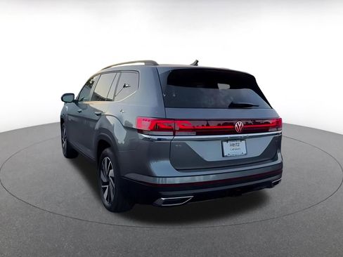 Used 2025 Volkswagen Atlas SE image 11