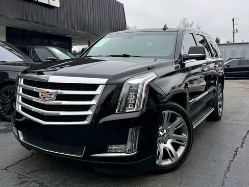 Used 2016 Cadillac Escalade Luxury image 1