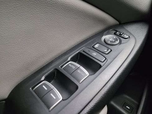 Used 2018 Honda Accord EX image 27