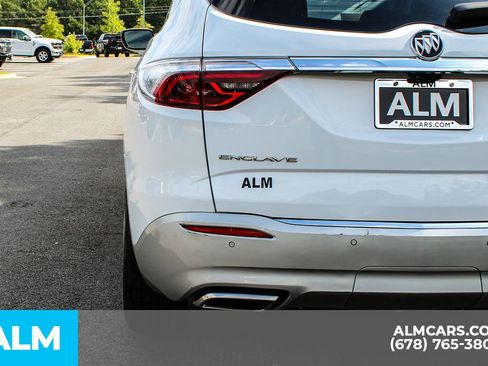 Used 2024 Buick Enclave Premium image 13