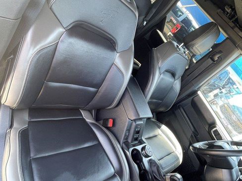 Used 2025 Ford Bronco Outer Banks w/ Sasquatch Package AWD/4WD image 28