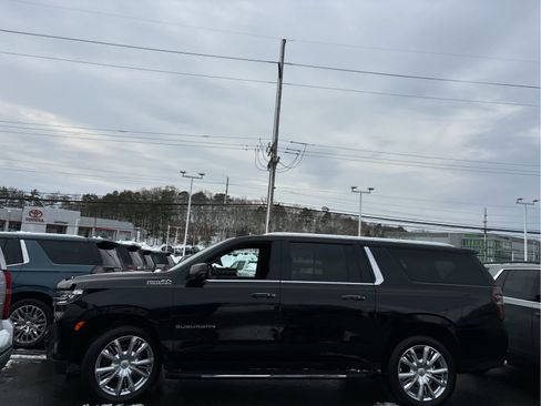 Certified 2023 Chevrolet Suburban High Country image 7