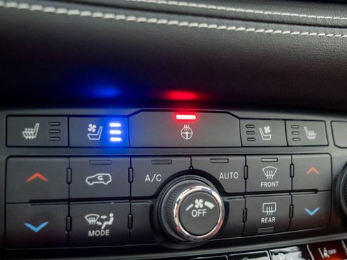 Used 2022 Dodge Durango SRT w/ Technology Group image 28