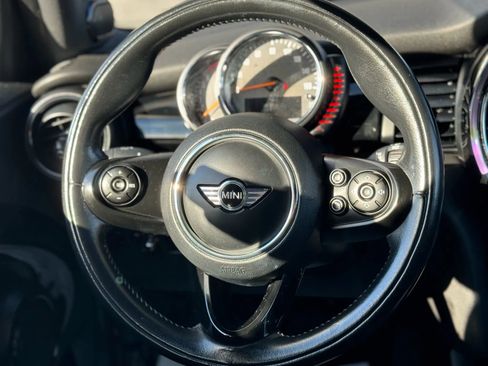 Used 2015 MINI Cooper 4-Door Hardtop image 24