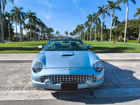 Used 2004 Ford Thunderbird image 2